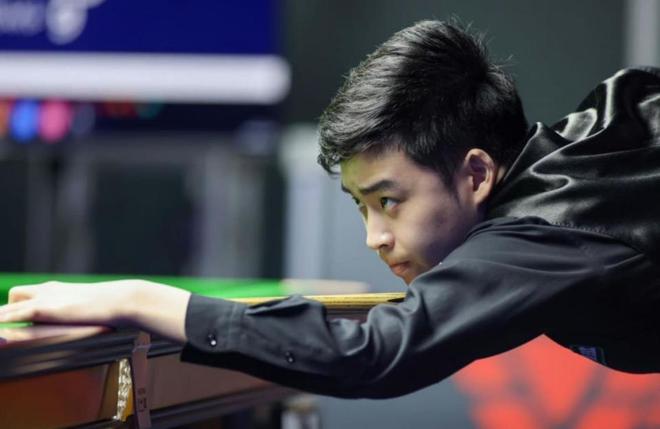 他在场上与 他在场上与